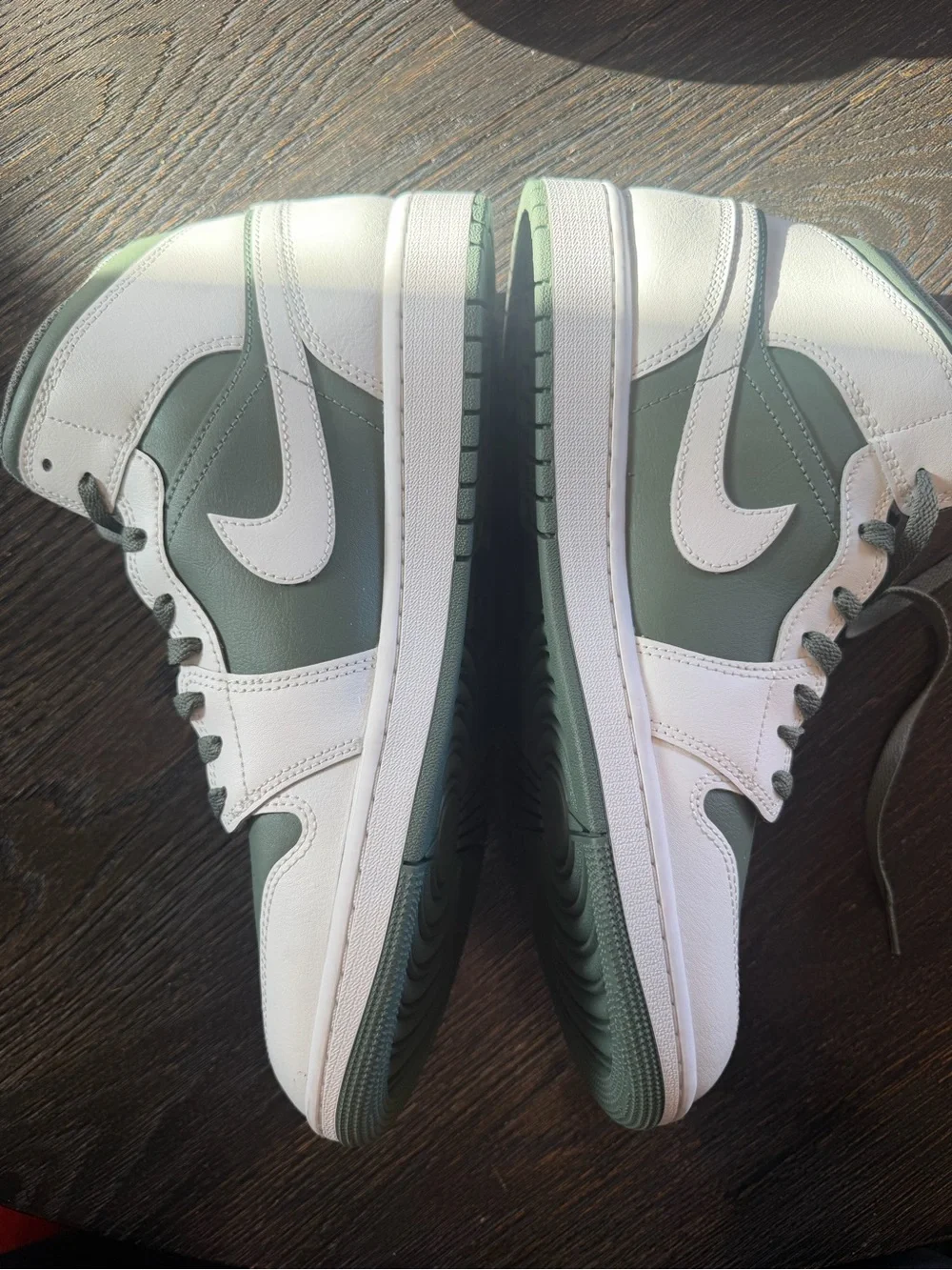 Nike Air Jordan 1 Mid Summit White Lichen Green